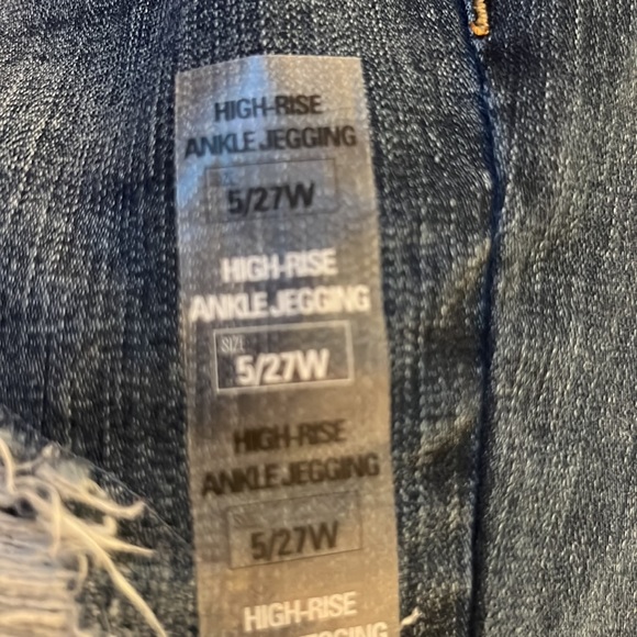NWT So Distressed Ultimate High Rise Ankle Jeggings Sz 5/27 - Picture 6 of 6